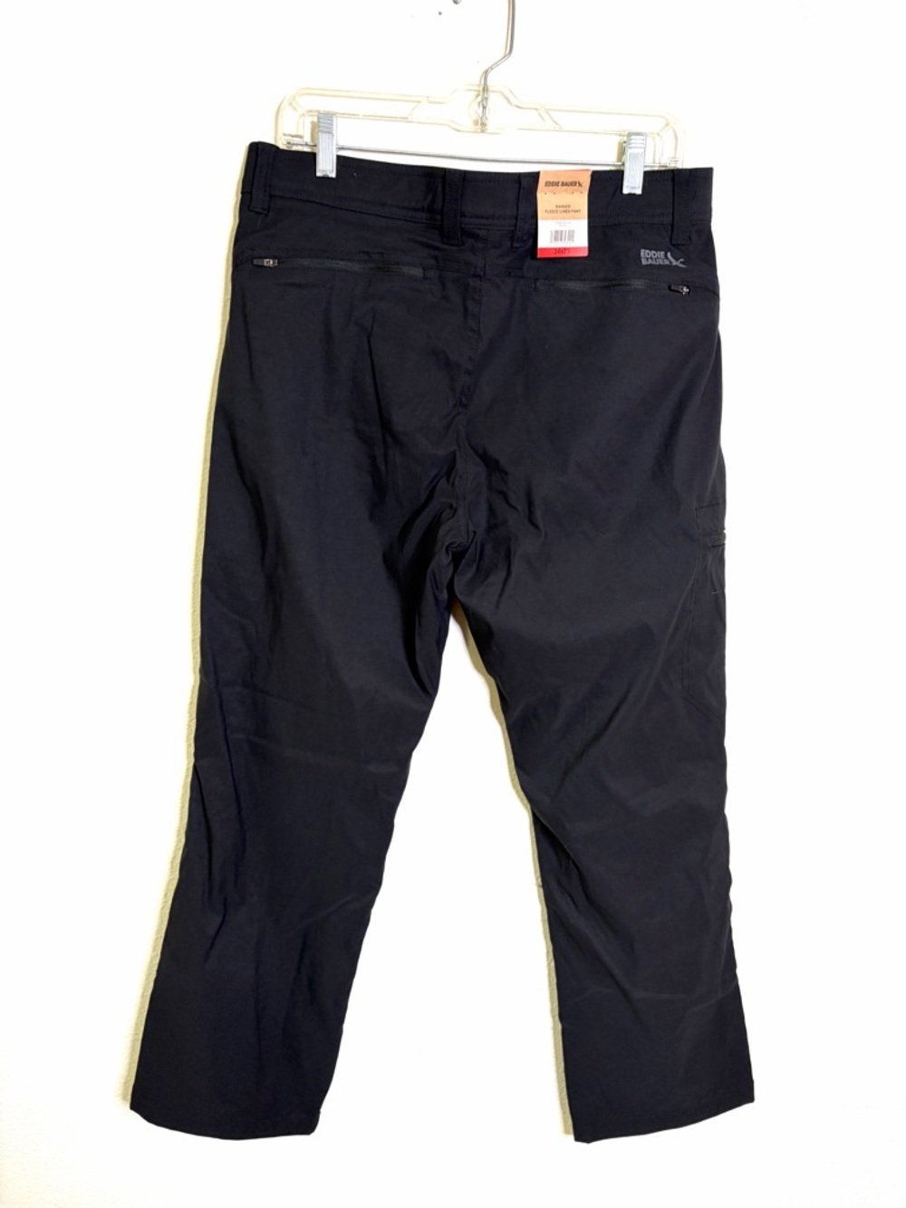 NWT Eddie Bauer Rainer fleece-lined Black Cargo Pants Zip Pocket Mens 34x29 - Picture 7 of 10
